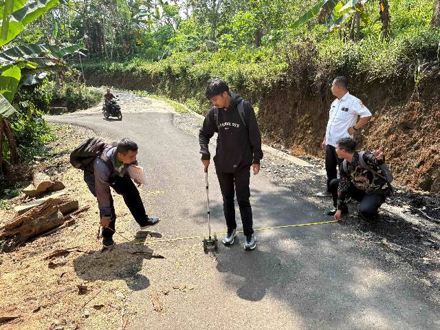Monitoring dan Evaluasi (Monev) terhadap Bantuan Keuangan (Bankeu) Desa Kemiriombo Tahun 2025
